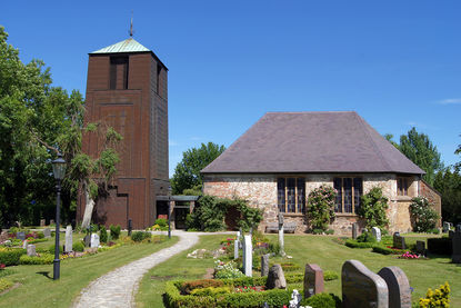 Außenansicht der Andreaskirche Kuddewörde - Copyright: Manfred Maronde